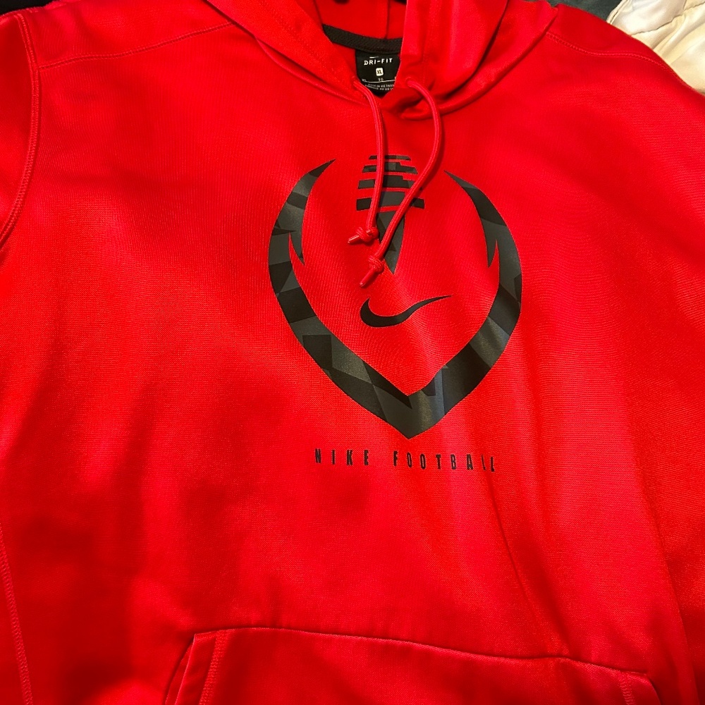 NIKE